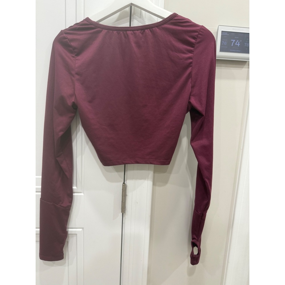 Gymshark Burgundy Long Sleeve Crop Top Thumbholes Athletic Athleisure Womens - Picture 8 of 10